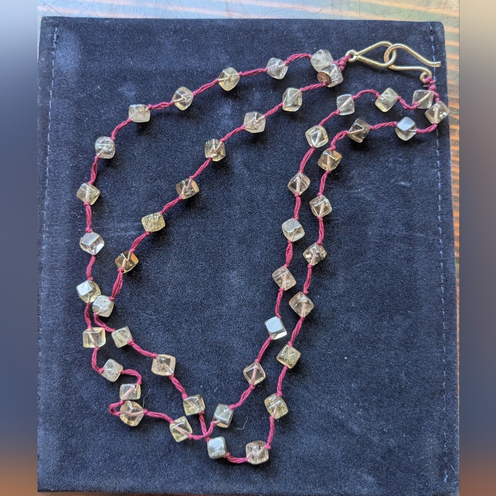 OFF Gioielli Roma Artisan Cube Bead Necklace – Hand-Knotted on Red Cord